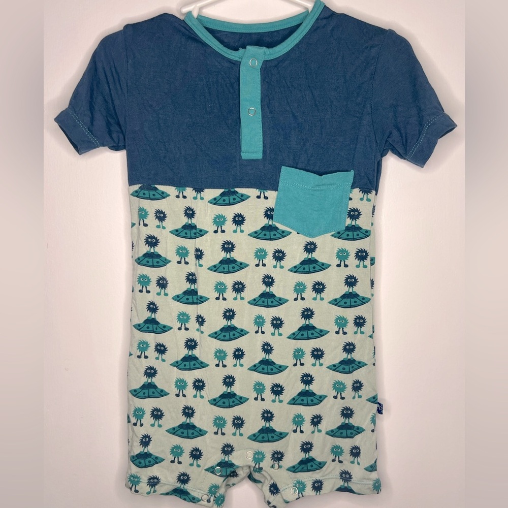 KicKee Pants Aloe‎ Aliens with Flying Saucers Color Block Henley Romper 12-18 mo